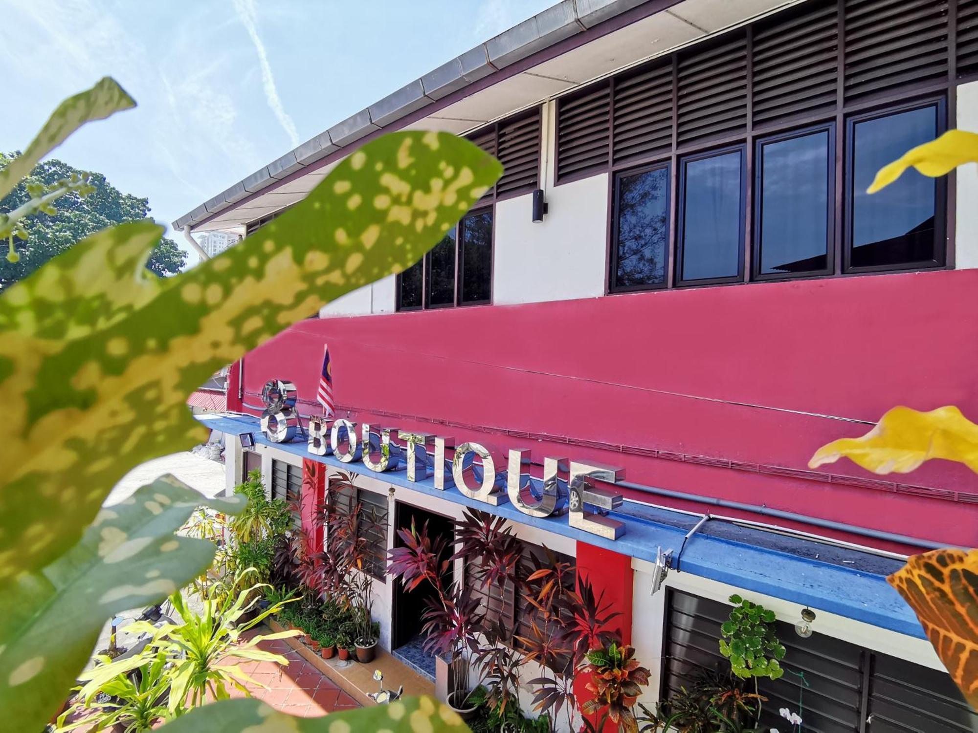 Отель 8 Boutique By The Sea Tanjung Tokong Экстерьер фото